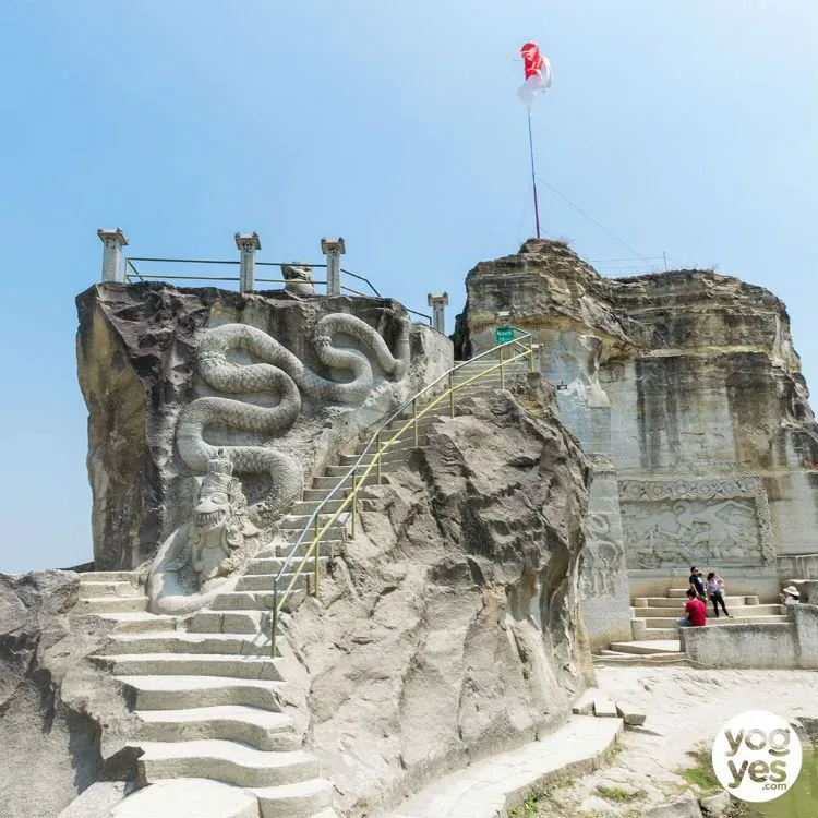 Hubungi Rinjash Wisata Jogja | Tour & Rental Mobil Jogja